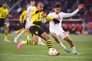 COLOGNE, GERMANY - 20 HAZİRAN, 2024: Donyell Malen, Max Finkgraefe, 1.FC Koeln-Borussia Dortmund maçı Rhein Enerji Stadyumu 'nda