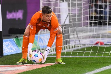 MOENCHENGLADBACH, GERMANY - 21 HAZİRAN, 2024: Finn Dahmen, Bundesliga Borussia Moenchengladbach FC Augsburg 'a karşı Borussia Park' ta futbol maçı