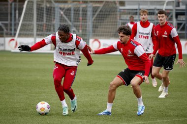 COLOGNE, ALMANY - 24 HAZİRAN 2024: Faride Alidou, Max Finkgraefe, Uygulama 1. FC Koeln, Geissbockheim 'da.