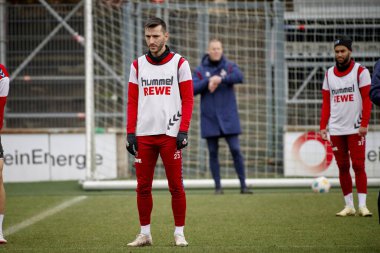 COLOGNE, Almanya - 24 HAZİRAN, 2024: Sargis Adamyan, Uygulama 1. FC Koeln, Geissbockheim 'da.