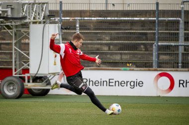 COLOGNE, ALMANY - 24 HAZİRAN, 2024: Dominique Heintz, 1. FC Koeln, Geissbockheim 'da.