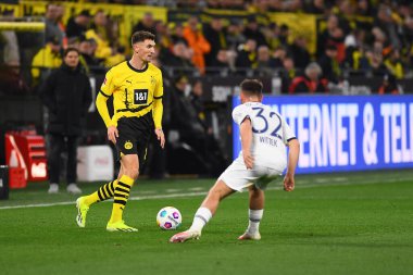 DORTMUND, GERMANY - 28 HAZİRAN 2024: Thomas Meunier, Maximilian Wittek, Bundesliga Borussia Dortmund Bochum 'a karşı Signal Iduna Park' taki futbol maçı