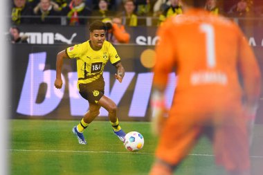 DORTMUND, GERMANY - 28 HAZİRAN 2024: Ian Maatsen, Bundesliga Borussia Dortmund Bochum 'a karşı Signal Iduna Park' taki futbol maçı