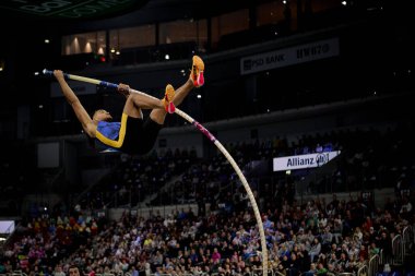 DÜZSELDORF, ALMANY - 4 Şubat 2024: KARALIS Emmanoull, İSTAF Kapalı. PSD BANK DOME 'da atletizm yarışması
