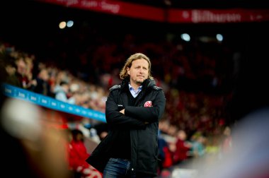 LEVERKUSEN, GERMANY - 23 Şubat 2024: Bo Henriksen, Bundesliga maçı FC Bayer 04 Leverkusen 1 'e karşı. Bayarena 'da FSV Mainz 05