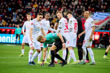 LEVERKUSEN, ALMANY - 23 Şubat 2024: Bundesliga maçı FC Bayer 04 Leverkusen 1 'e karşı. Bayarena 'da FSV Mainz 05