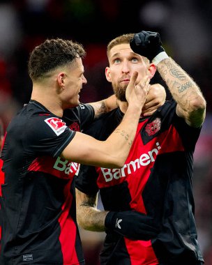LEVERKUSEN, GERMANY - 23 Şubat 2024: Robert Andrich, Granit Xhaka, Bundesliga maçı Bayer 04 Leverkusen 'e karşı 1. Bayarena 'da FSV Mainz 05