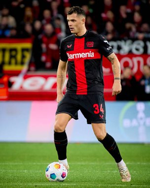 LEVERKUSEN, GERMANY - 23 Şubat 2024: Granit Xhaka, The Bundesliga maçı Bayer 04 Leverkusen 1 'e karşı. Bayarena 'da FSV Mainz 05