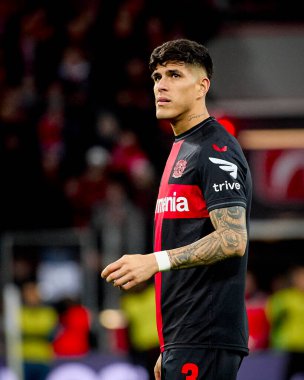 LEVERKUSEN, GERMANY - 23 Şubat 2024: Piero Hincapie, Bundesliga maçı FC Bayer 04 Leverkusen 1 'e karşı. Bayarena 'da FSV Mainz 05