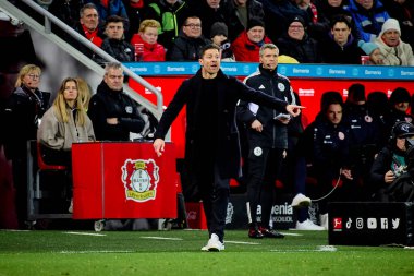 LEVERKUSEN, GERMANY - 23 Şubat 2024: Xabi Alonso, Bundesliga maçı FC Bayer 04 Leverkusen 1 'e karşı. Bayarena 'da FSV Mainz 05