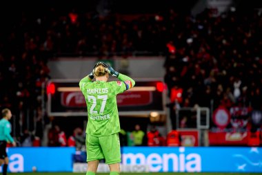 LEVERKUSEN, ALMANY - 23 Şubat 2024: Robin Zentner, The Bundesliga maçı FC Bayer 04 Leverkusen 1 'e karşı. Bayarena 'da FSV Mainz 05