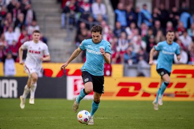 COLOGNE, ALMANY - 3 Mart 2024: Jonas Hofmann Bundesliga 1 'in futbol maçı sırasında. FC Koeln, Bayer 04 Leverkusen 'e karşı Rhein Enerji Stadyumu' nda