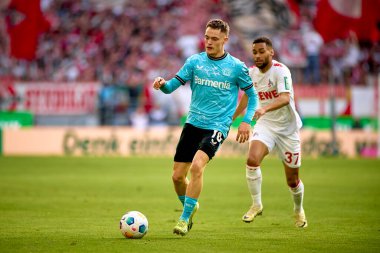 COLOGNE, ALMANY - 3 Mart 2024: Florian Wirtz Bundesliga 1 'in futbol maçı sırasında. FC Koeln, Bayer 04 Leverkusen 'e karşı Rhein Enerji Stadyumu' nda