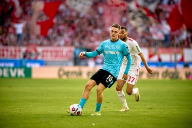 COLOGNE, ALMANY - 3 Mart 2024: Florian Wirtz Bundesliga 1 'in futbol maçı sırasında. FC Koeln, Bayer 04 Leverkusen 'e karşı Rhein Enerji Stadyumu' nda