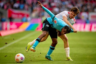 COLOGNE, ALMANY - 3 Mart 2024: Jeremie Frimpong Bundesliga 1 'in futbol maçı sırasında. FC Koeln, Bayer 04 Leverkusen 'e karşı Rhein Enerji Stadyumu' nda