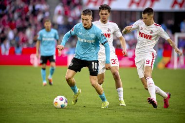 COLOGNE, ALMANY - 3 Mart 2024: Florian Wirtz Bundesliga 1 'in futbol maçı sırasında. FC Koeln, Bayer 04 Leverkusen 'e karşı Rhein Enerji Stadyumu' nda