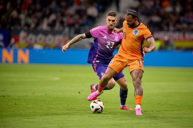 FRANKFURT, GERMANY - 26 Mart 2024: Robert Andrich, Memphis Depay, Almanya - Hollanda Deutsche Bank Park 'ta