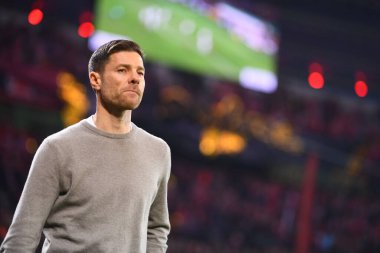 LEVERKUSEN, ALMANY - 3 NİSAN, 2024: Xabi Alonso, Almanya Kupası. DFB Pokal maçı FC Bayer 04 Leverkusen, Bayarena 'da Fortuna Duesseldorf' a karşı