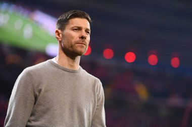 LEVERKUSEN, ALMANY - 3 NİSAN, 2024: Xabi Alonso, Almanya Kupası. DFB Pokal maçı FC Bayer 04 Leverkusen, Bayarena 'da Fortuna Duesseldorf' a karşı