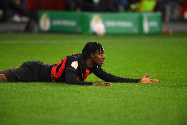 LEVERKUSEN, ALMANY - 3 NİSAN, 2024 Jeremie Frimpong, Almanya Kupası. DFB Pokal maçı FC Bayer 04 Leverkusen, Bayarena 'da Fortuna Duesseldorf' a karşı