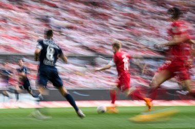 COLOGNE, ALMANY - 6 Nisan 2024: Florian Kainz, Bundesliga 1 'in futbol maçı. FC Koeln, VfL Bochum 1848 'e karşı Rhein Enerji Stadyumu' nda.
