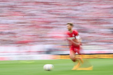 COLOGNE, ALMANY - 6 Nisan 2024: Florian Kainz, Bundesliga 1 'in futbol maçı. FC Koeln, VfL Bochum 1848 'e karşı Rhein Enerji Stadyumu' nda.