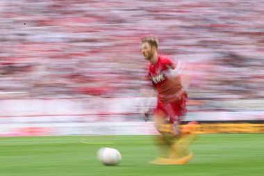 COLOGNE, ALMANY - 6 Nisan 2024: Florian Kainz, Bundesliga 1 'in futbol maçı. FC Koeln, VfL Bochum 1848 'e karşı Rhein Enerji Stadyumu' nda.