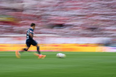 COLOGNE, Almanya - 6 Nisan 2024: Bundesliga 1 'in futbol maçı. FC Koeln, VfL Bochum 1848 'e karşı Rhein Enerji Stadyumu' nda.