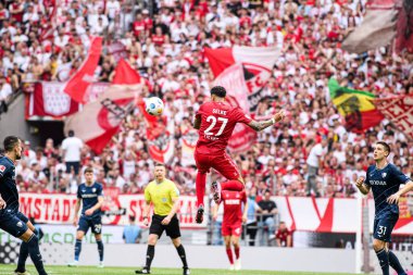 COLOGNE, Almanya - 6 Nisan 2024: Bundesliga 1 'in futbol maçı. FC Koeln, VfL Bochum 1848 'e karşı Rhein Enerji Stadyumu' nda.