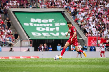 COLOGNE, Almanya - 6 Nisan 2024: Dejan Ljubicic, Bundesliga 1 'in futbol maçı. FC Koeln, VfL Bochum 1848 'e karşı Rhein Enerji Stadyumu' nda.