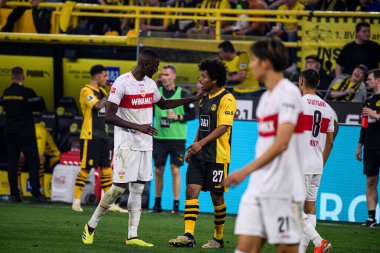 DORTMUND, GERMANY - 6 Nisan 2024: Serhou Guirassy, Karim Adeyemi Bundesliga Borussia Dortmundh-Stuttgart maçı Signal Iduna Park 'ta