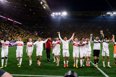 DORTMUND, GERMANY - 6 Nisan 2024: Signal Iduna Park 'ta Bundesliga Borussia Dortmundh - Stuttgart maçı