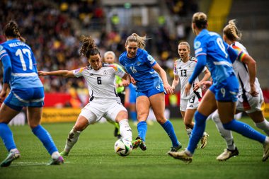 AACHEN, ALMANY - 9 NİSAN, 2024: Lena Oberdorf, Almanya 'nın New Tivoli Adası' ndaki futbol maçı