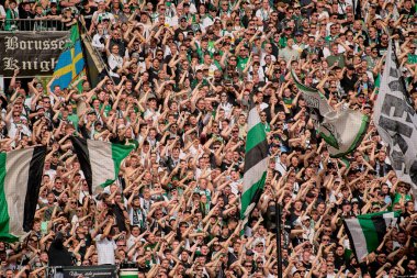 MOENCHENGLADBACH, GERMANY - 13 Nisan 2024: Bundesliga Borussia Moenchengladbach Borussia Dortmund 'a karşı Borussia Park' ta oynanan futbol maçı