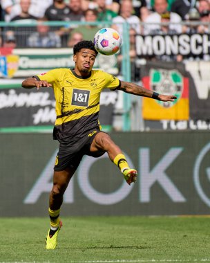 MOENCHENGLADBACH, GERMANY - 13 Nisan 2024: Bundesliga Borussia Moenchengladbach Borussia Dortmund 'a karşı Borussia Park' ta oynanan futbol maçı