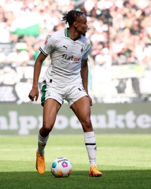 MOENCHENGLADBACH, GERMANY - 13 Nisan 2024: Bundesliga Borussia Moenchengladbach Borussia Dortmund 'a karşı Borussia Park' ta oynanan futbol maçı