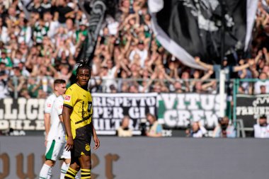 MOENCHENGLADBACH, GERMANY - 13 Nisan 2024: Bundesliga Borussia Moenchengladbach Borussia Dortmund 'a karşı Borussia Park' ta oynanan futbol maçı