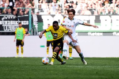 MOENCHENGLADBACH, GERMANY - 13 Nisan 2024: Bundesliga Borussia Moenchengladbach Borussia Dortmund 'a karşı Borussia Park' ta oynanan futbol maçı