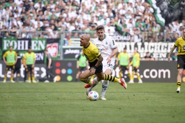 MOENCHENGLADBACH, GERMANY - 13 Nisan 2024: Bundesliga Borussia Moenchengladbach Borussia Dortmund 'a karşı Borussia Park' ta oynanan futbol maçı