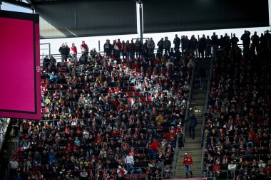 COLOGNE, GERMANY - 20 Nisan 2024: Rhein Energie Stadion 'da 1.FC Koeln-SV Darmstadt futbol karşılaşması