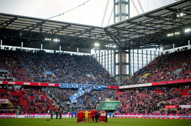 COLOGNE, GERMANY - 20 Nisan 2024: Rhein Energie Stadion 'da 1.FC Koeln-SV Darmstadt futbol karşılaşması