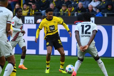 DORTMUND, GERMANY - 21 Nisan 2024: Signal Iduna Park 'ta Borussia Dortmund-Bayer 04 Leverkusen futbol karşılaşması