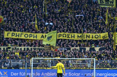 DORTMUND, GERMANY - 21 Nisan 2024: Signal Iduna Park 'ta Borussia Dortmund-Bayer 04 Leverkusen futbol karşılaşması