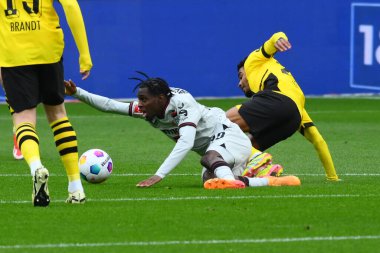 DORTMUND, GERMANY - 21 Nisan 2024: Signal Iduna Park 'ta Borussia Dortmund-Bayer 04 Leverkusen futbol karşılaşması