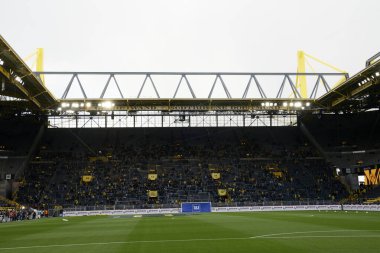 DORTMUND, GERMANY - 21 Nisan 2024: Signal Iduna Park 'ta Borussia Dortmund-Bayer 04 Leverkusen futbol karşılaşması