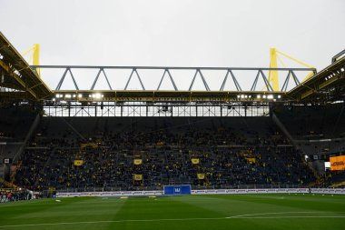DORTMUND, GERMANY - 21 Nisan 2024: Signal Iduna Park 'ta Borussia Dortmund-Bayer 04 Leverkusen futbol karşılaşması