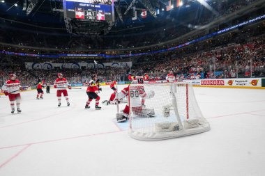 PRAG, CZECH REPUBLIC - 11 Mayıs 2024: IIHF 2024 Dünya Buz Hokeyi Şampiyonası Danimarka - Avusturya - O2 Arena