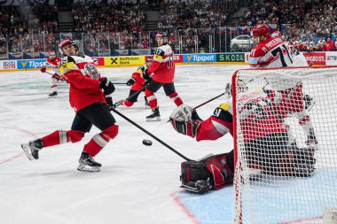 PRAG, CZECH REPUBLIC - 11 Mayıs 2024: IIHF 2024 Dünya Buz Hokeyi Şampiyonası Danimarka - Avusturya - O2 Arena