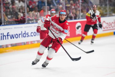 PRAG, CZECH REPUBLIC - 11 Mayıs 2024: IIHF 2024 Dünya Buz Hokeyi Şampiyonası Danimarka - Avusturya - O2 Arena