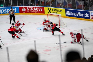 PRAG, CZECH REPUBLIC - 11 Mayıs 2024: IIHF 2024 Dünya Buz Hokeyi Şampiyonası Danimarka - Avusturya - O2 Arena